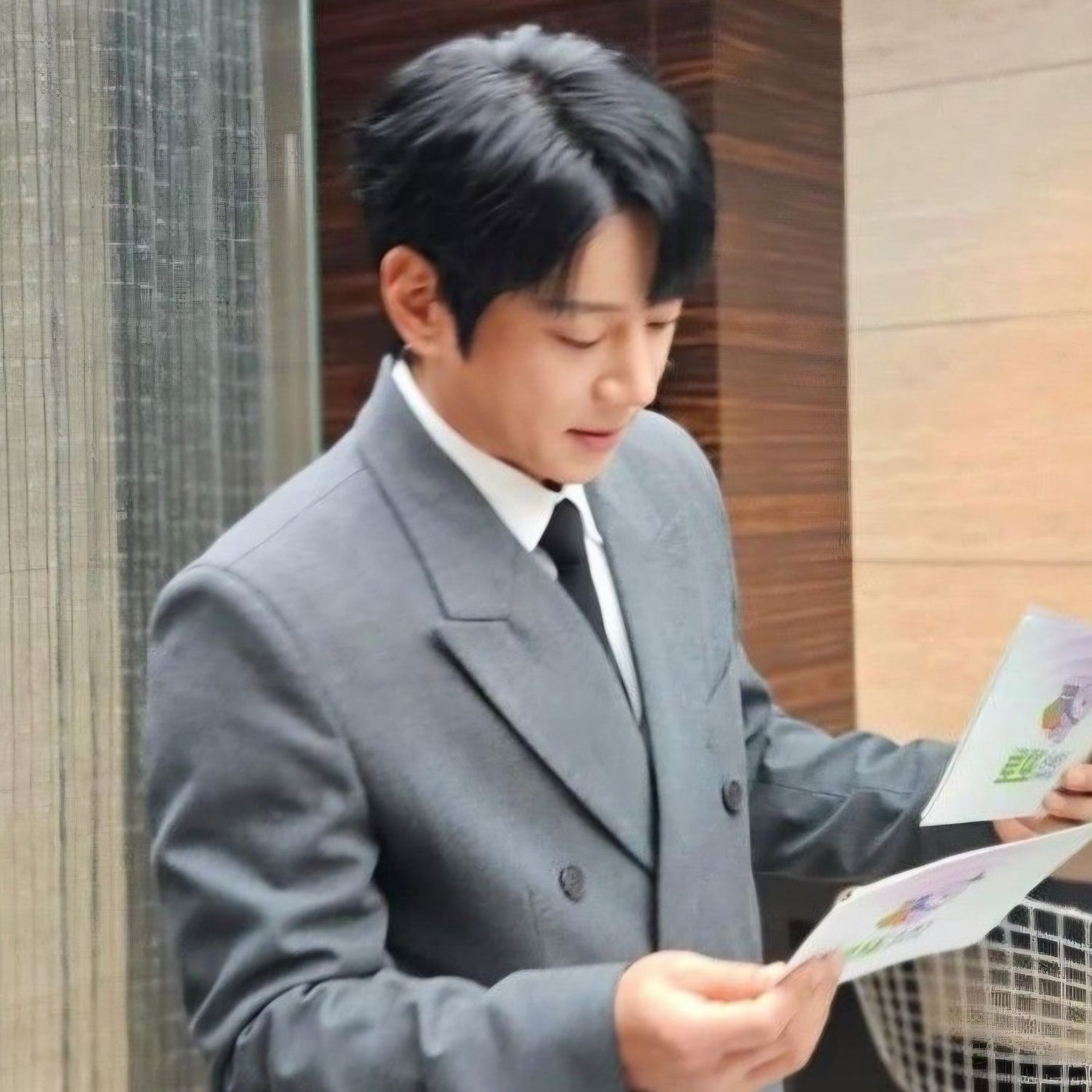 ファン・チヨルの舞台裏ショット