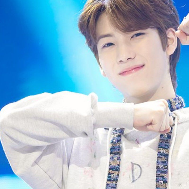 A moment captured by Andy (ARrC)'s fan