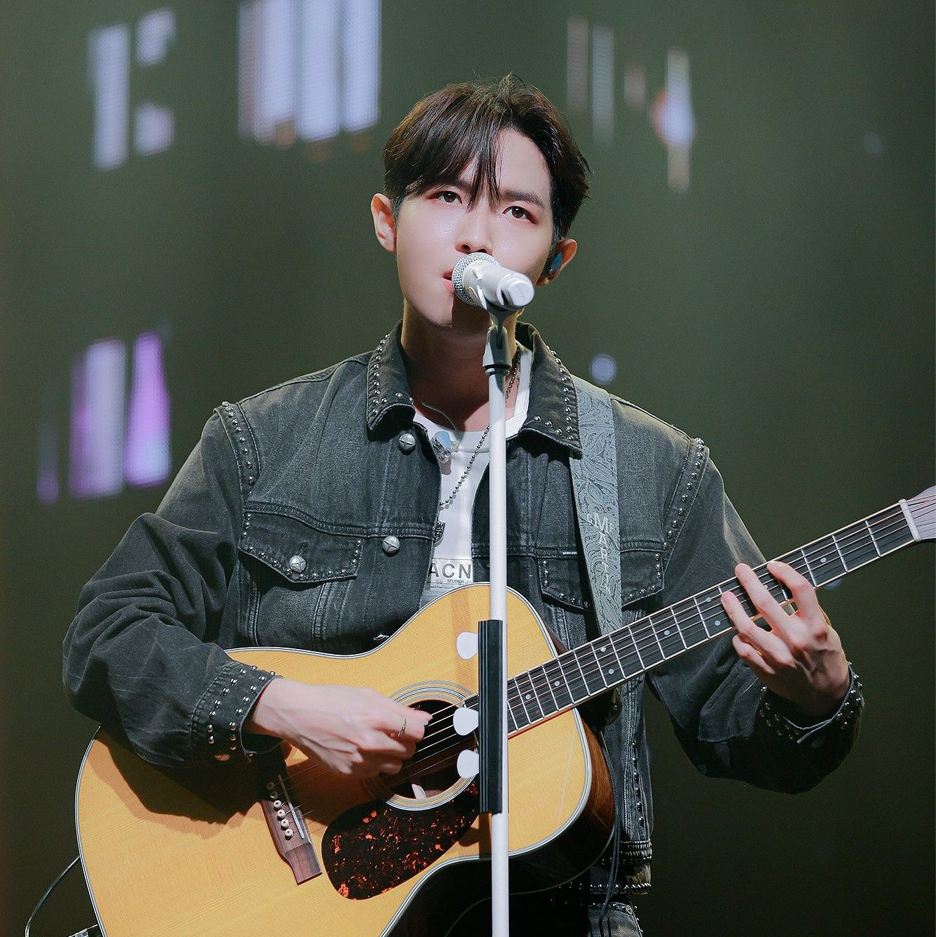 A moment captured by Kim Jaehwan's fan