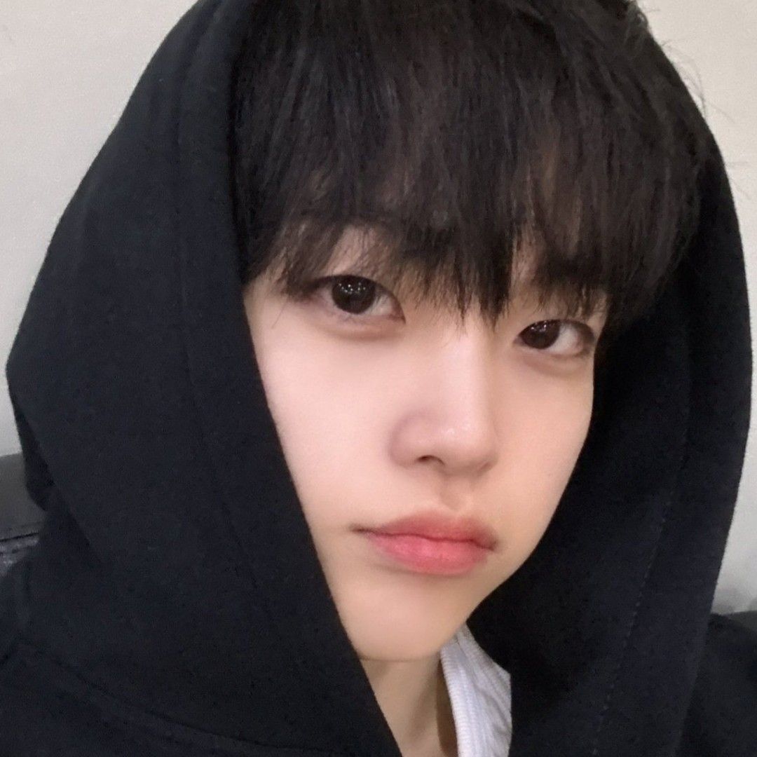 Behind-the-scenes cut of Hyeongjun (CRAVITY)