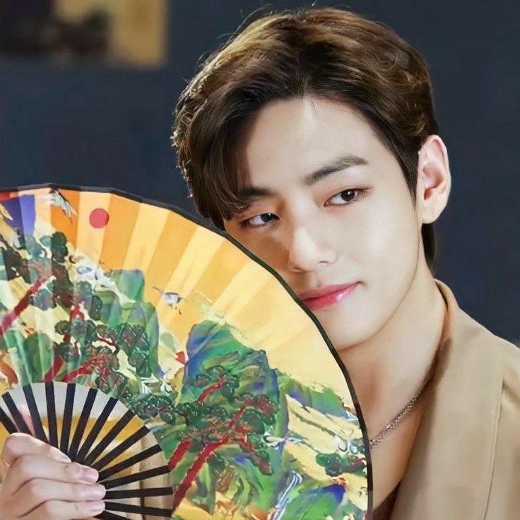 Behind-the-scenes cut of V (BTS)