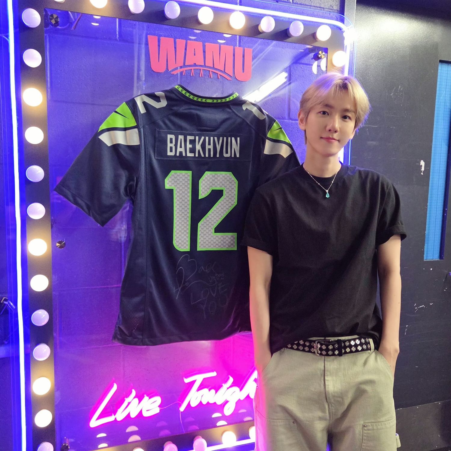 Foto aktivitas terbaru Baekhyun (EXO)