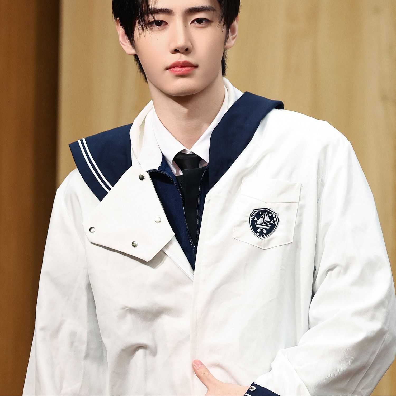 Behind-the-scenes cut of Sunghoon (ENHYPEN)
