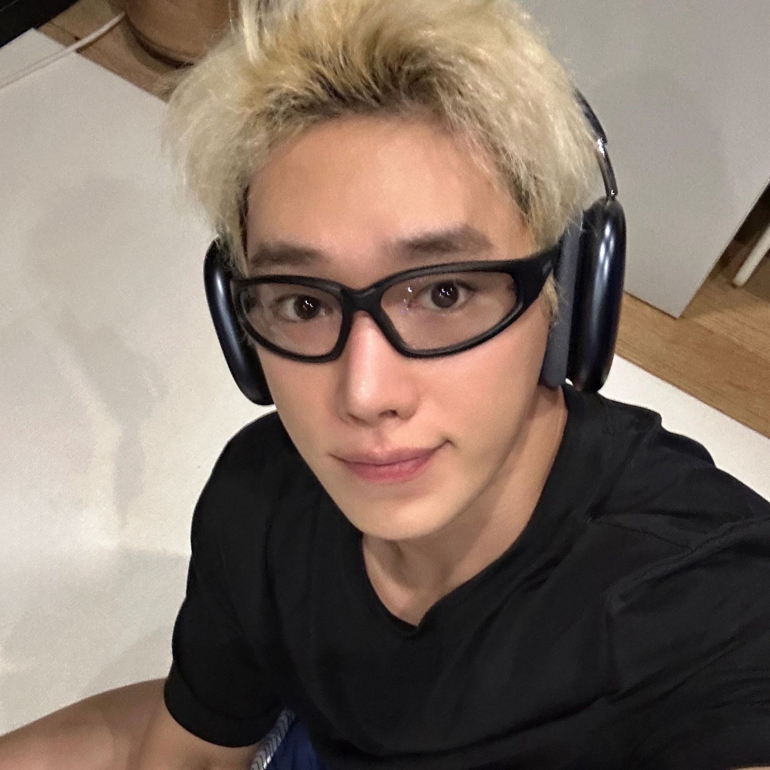 A moment captured by Wonho's fan