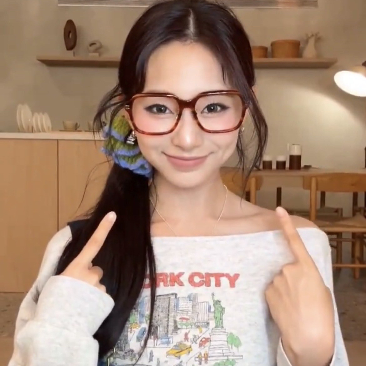 Behind-the-scenes cut of Tzuyu (TWICE)