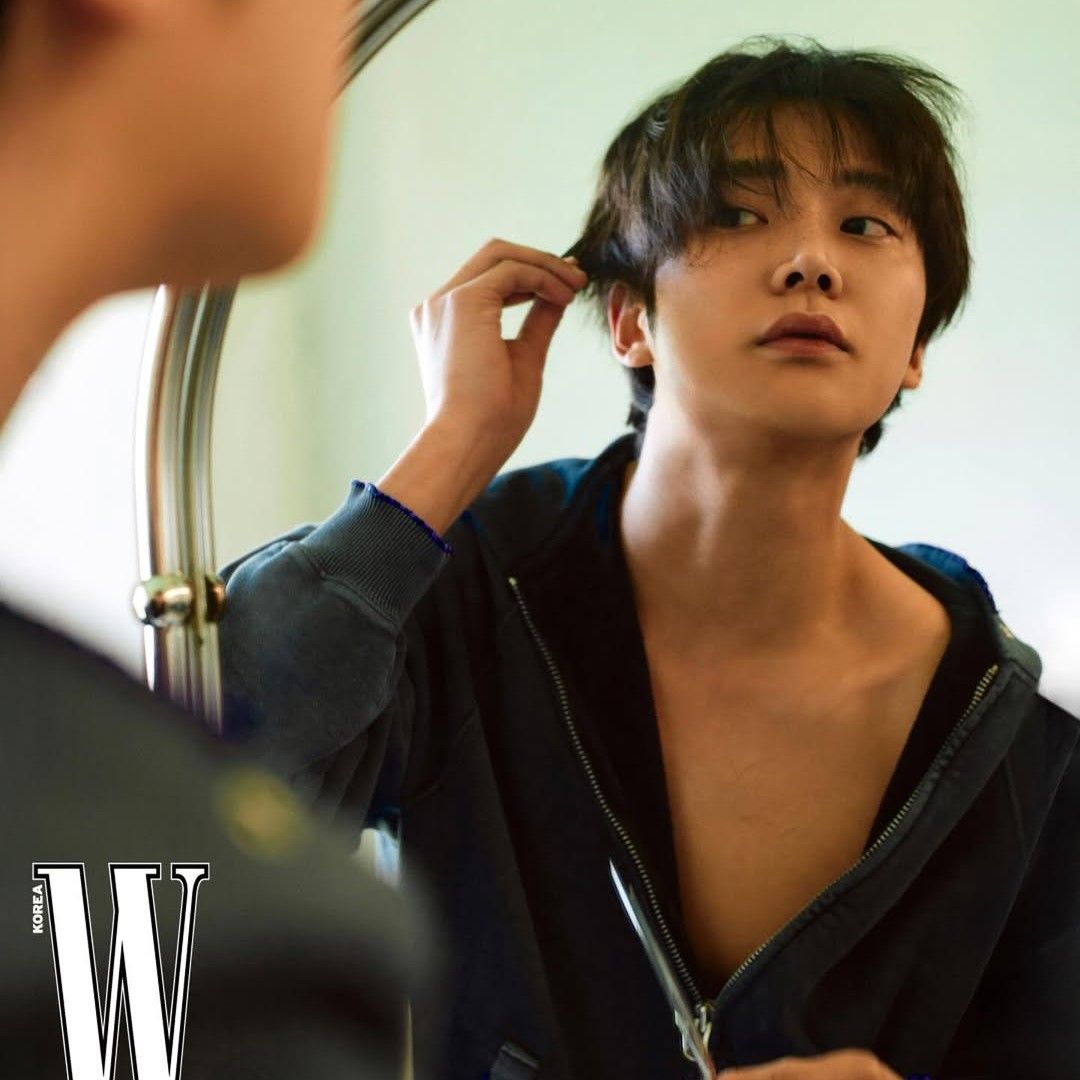 Behind-the-scenes cut of Rowoon