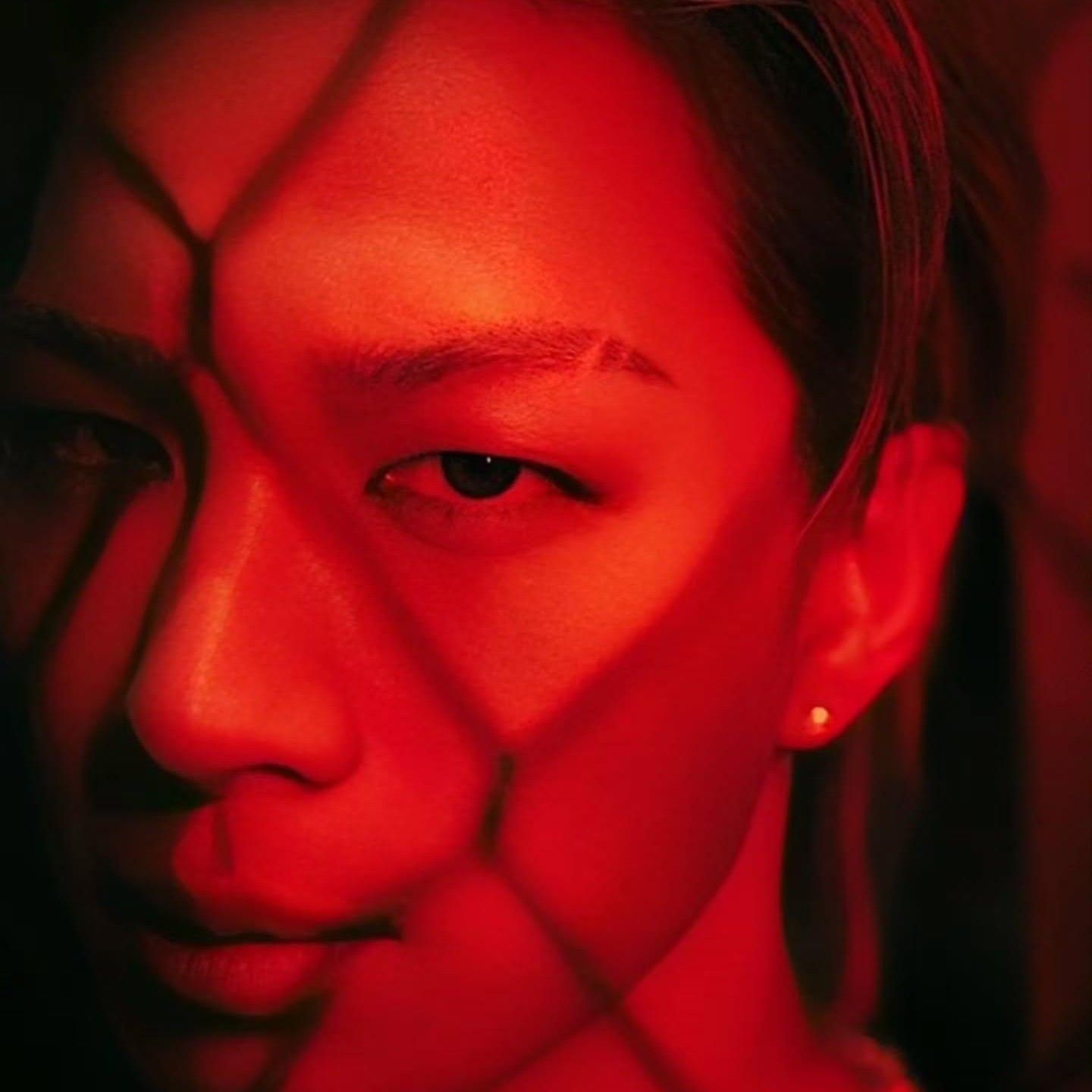 Behind-the-scenes cut of Taeyang (BIGBANG)