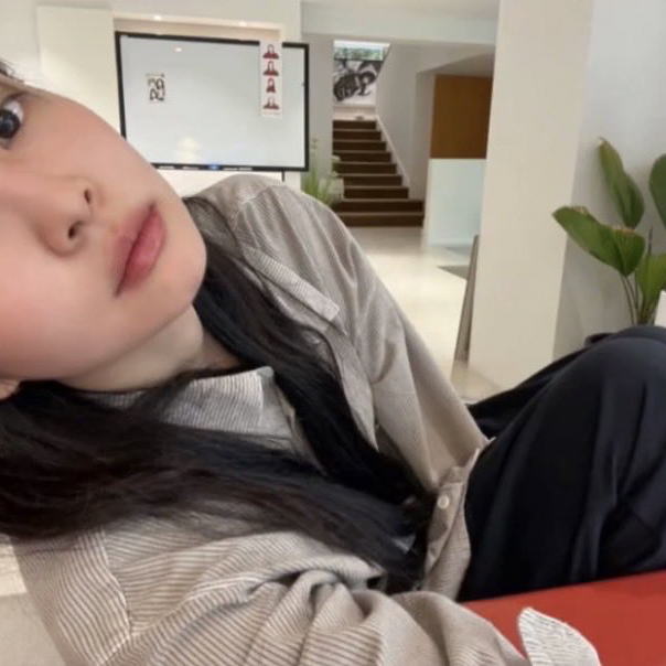 Recent activity shot of Jennie (BLACKPINK)