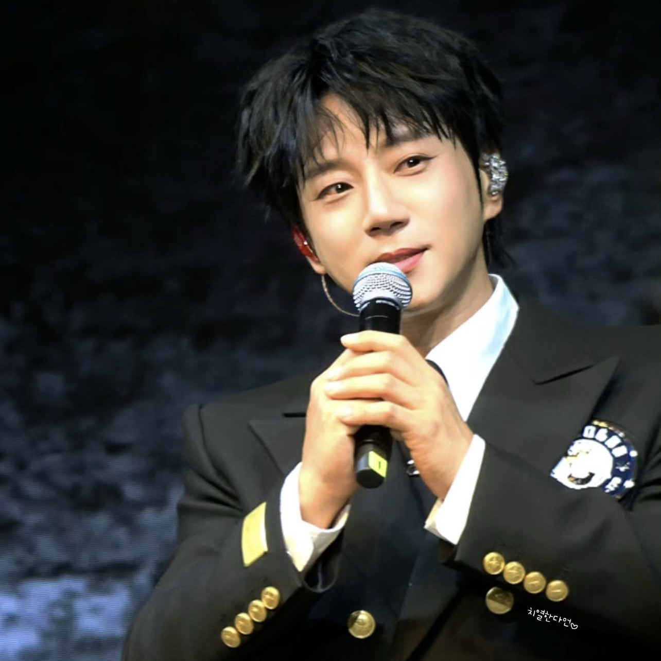 Latest photo of Hwang Chiyeol