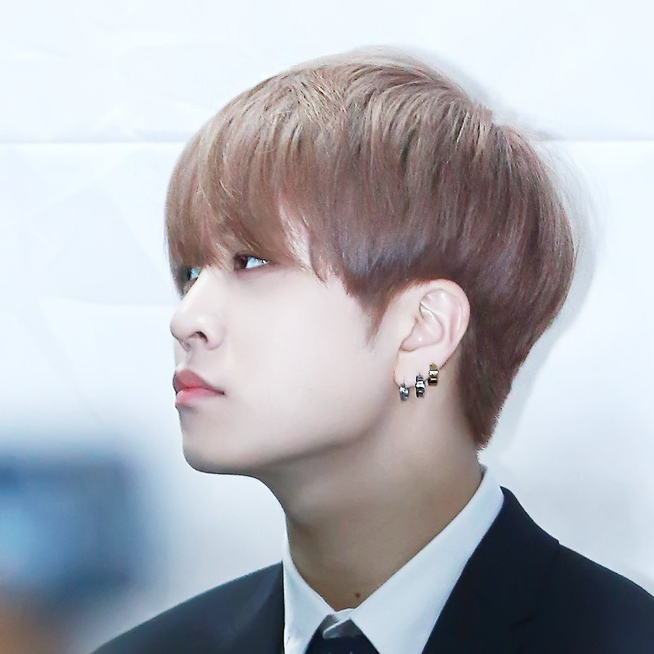 Behind-the-scenes cut of Youngjae (GOT7)