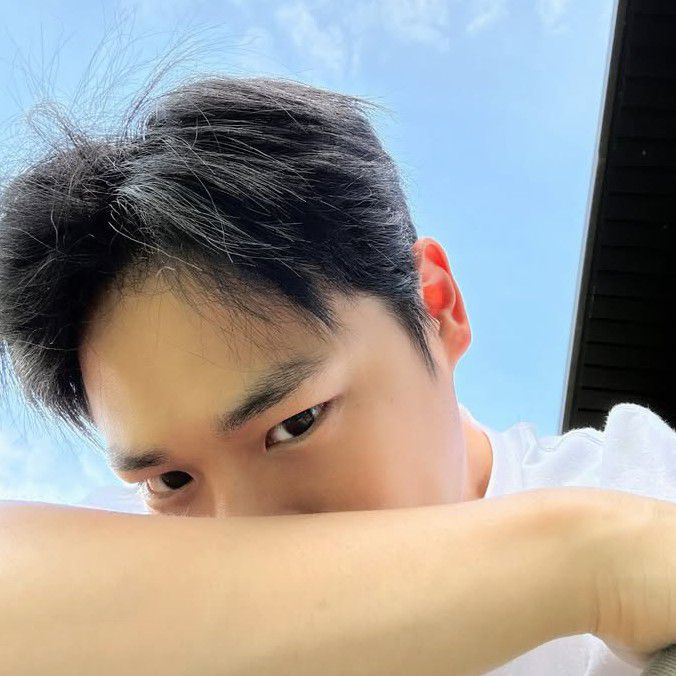 Behind-the-scenes cut of Choi Byungchan