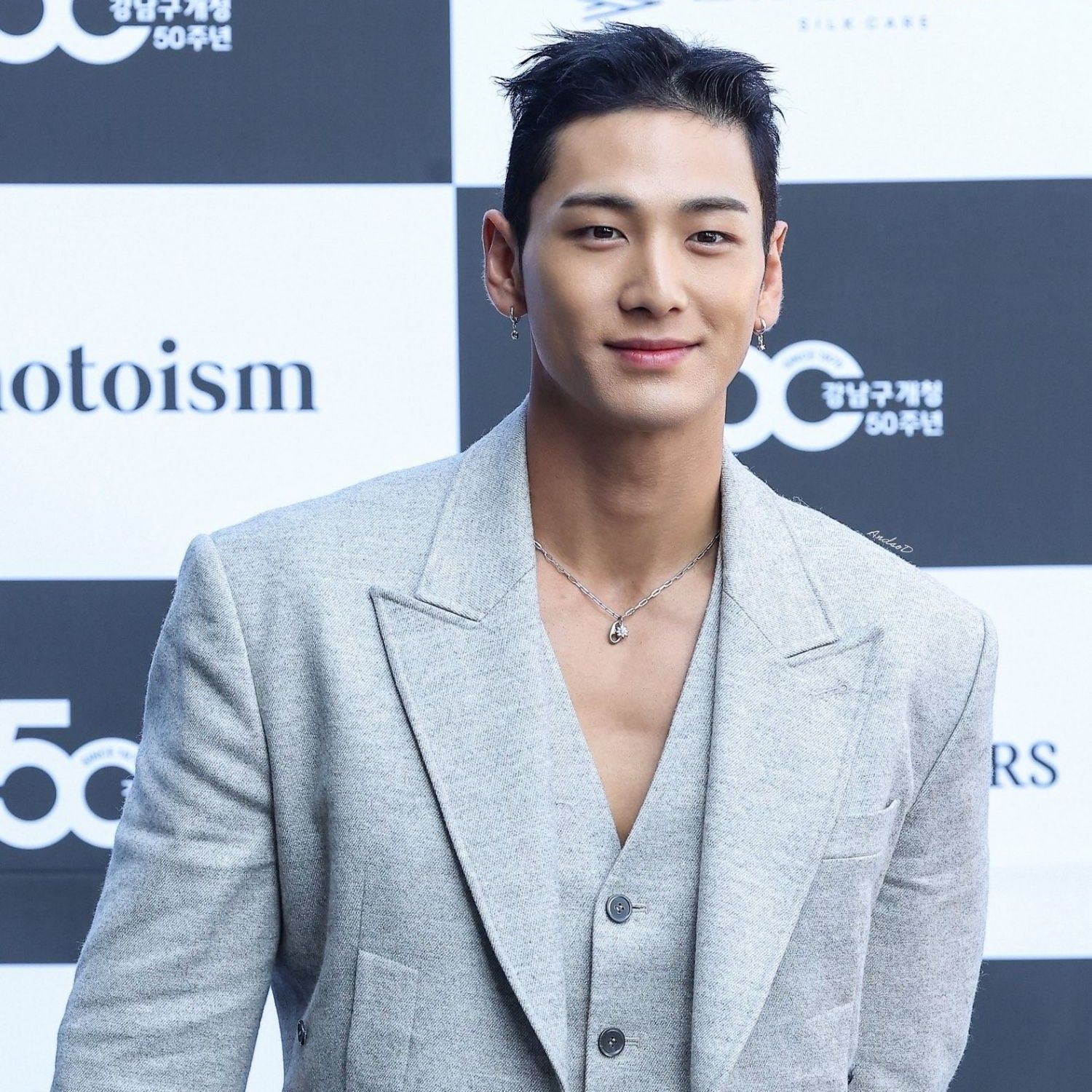 Potret di balik layar Baekho