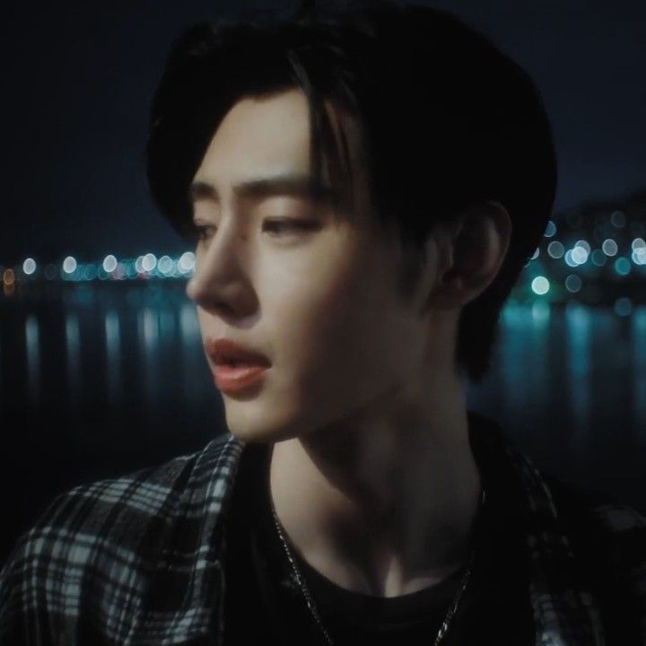 Behind-the-scenes cut of Sunghoon (ENHYPEN)