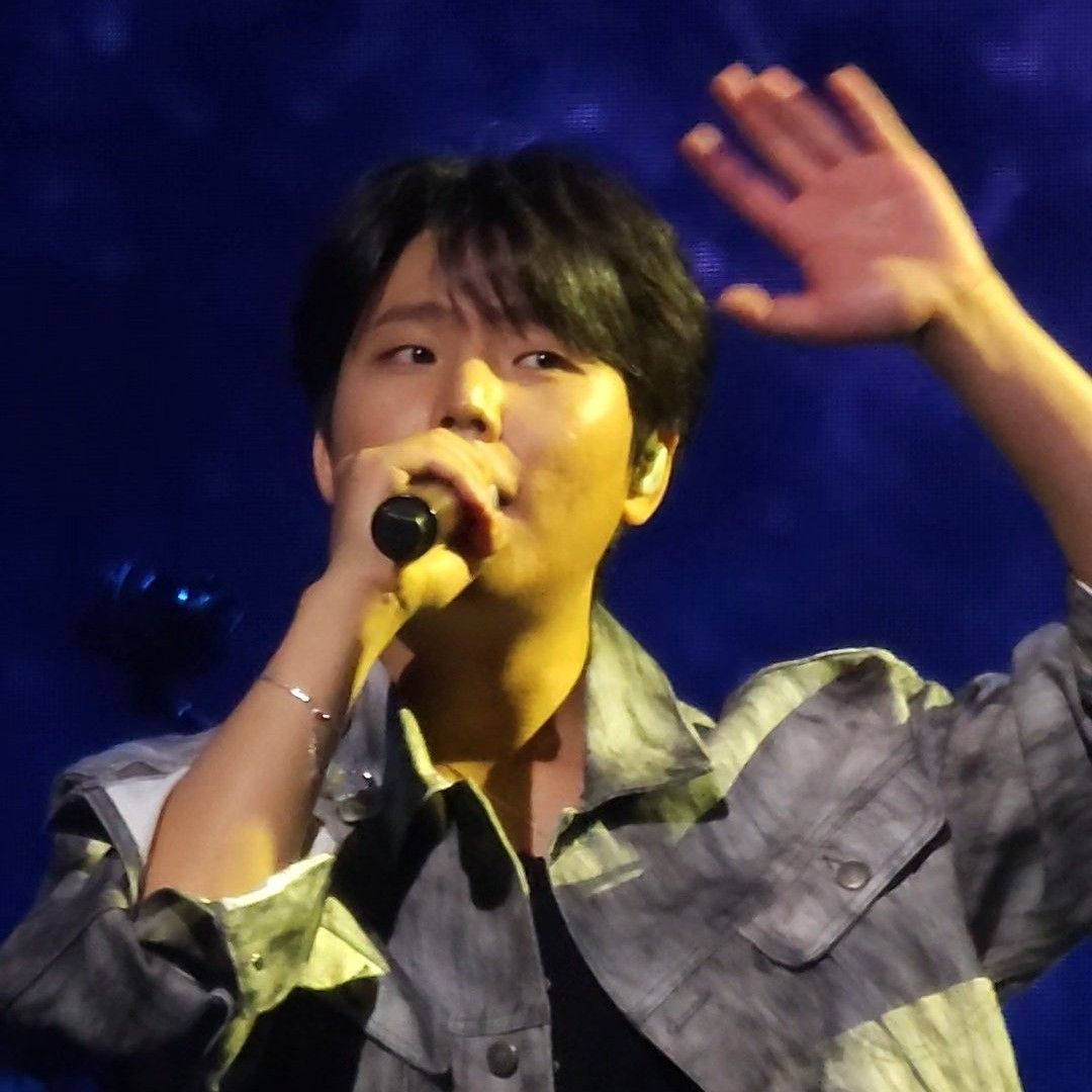 A moment captured by Jung Seunghwan's fan