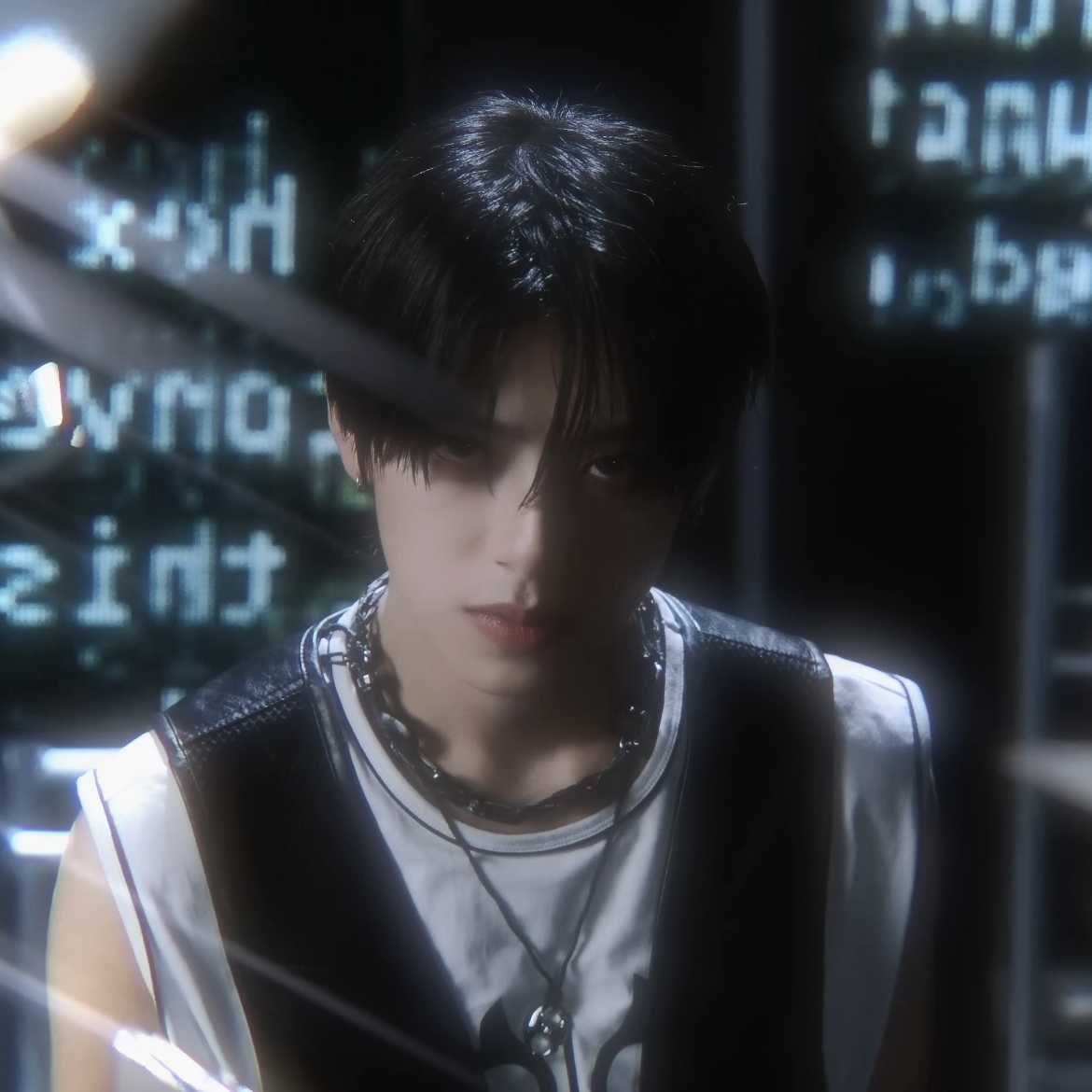 Behind-the-scenes cut of Chi Wen (SEVEN TO EIGHT)