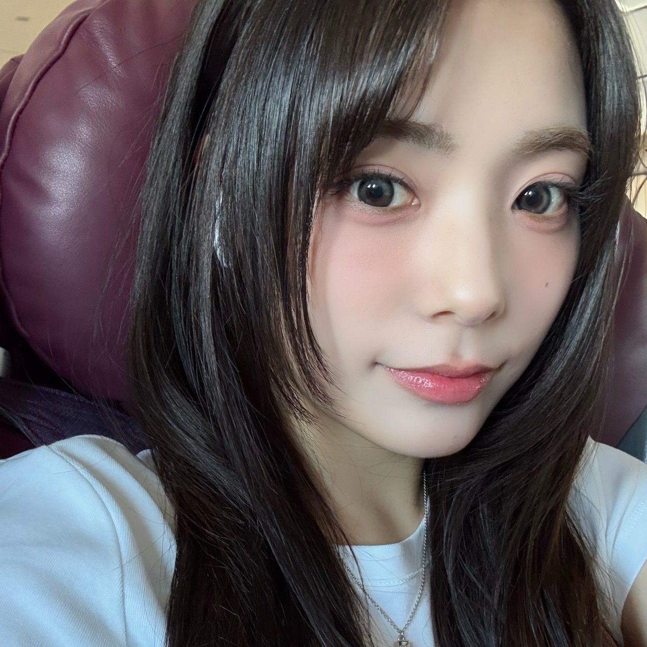 Recent activity shot of Siyeon (QWER)