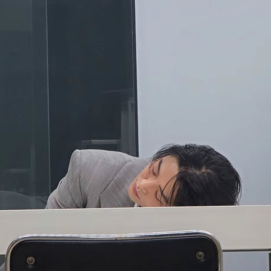 Behind-the-scenes cut of Rowoon