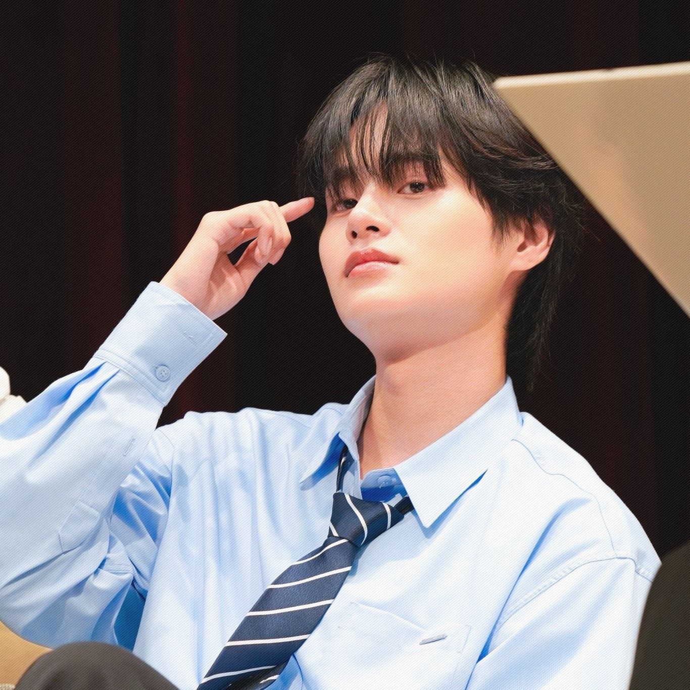 Foto aktivitas terbaru Lee Daehwi (AB6IX)