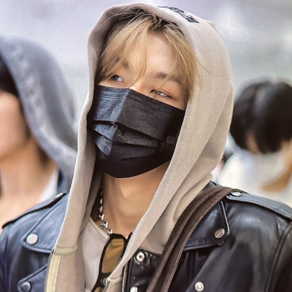 A moment captured by He Xinlong (ALPHA DRIVE ONE)'s fan