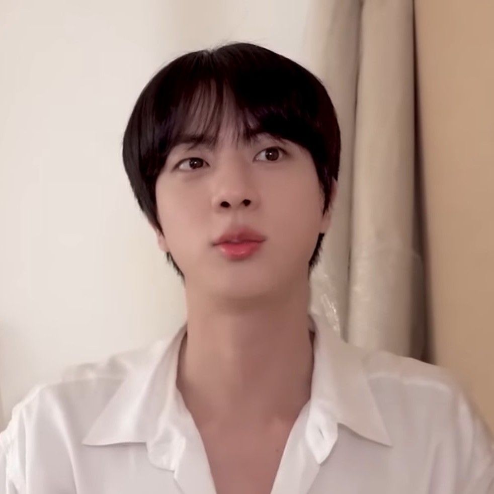 Jin (防弹少年团)的最新照片