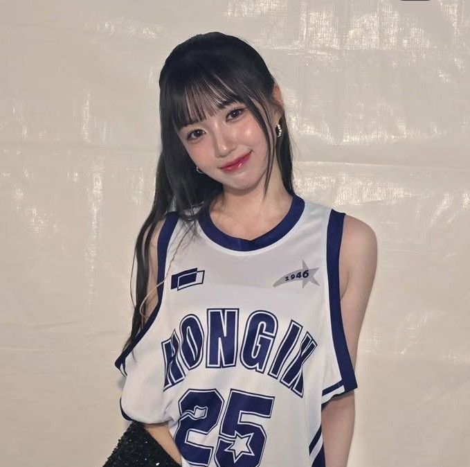 Recent activity shot of Yeseo (MADEIN)