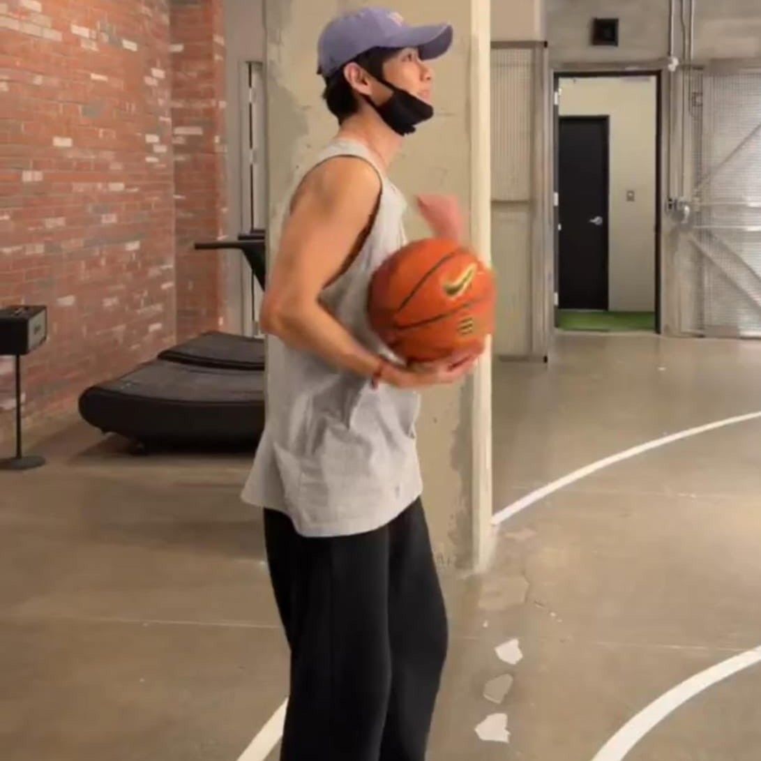 Momen yang diabadikan oleh penggemar V (BTS)