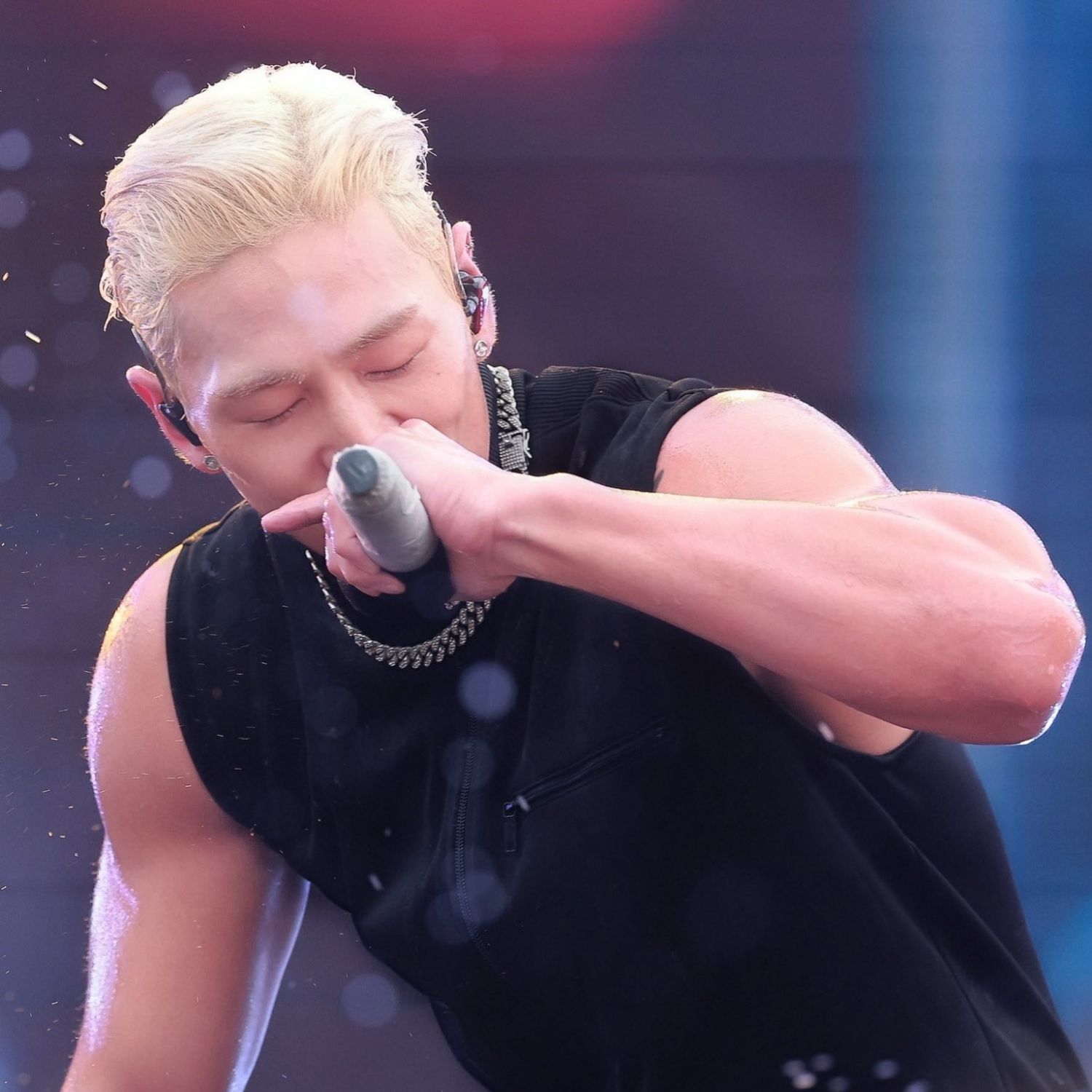 A moment captured by Baekho's fan