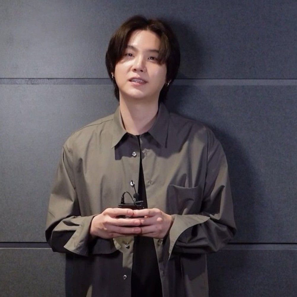 SUGA (防彈少年團)的最新照片