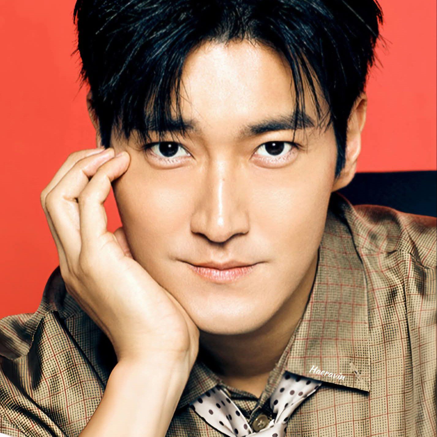 Behind-the-scenes cut of Super Junior