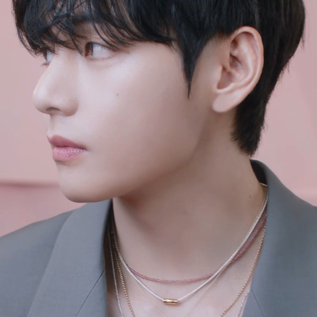 Recent activity shot of V (BTS)