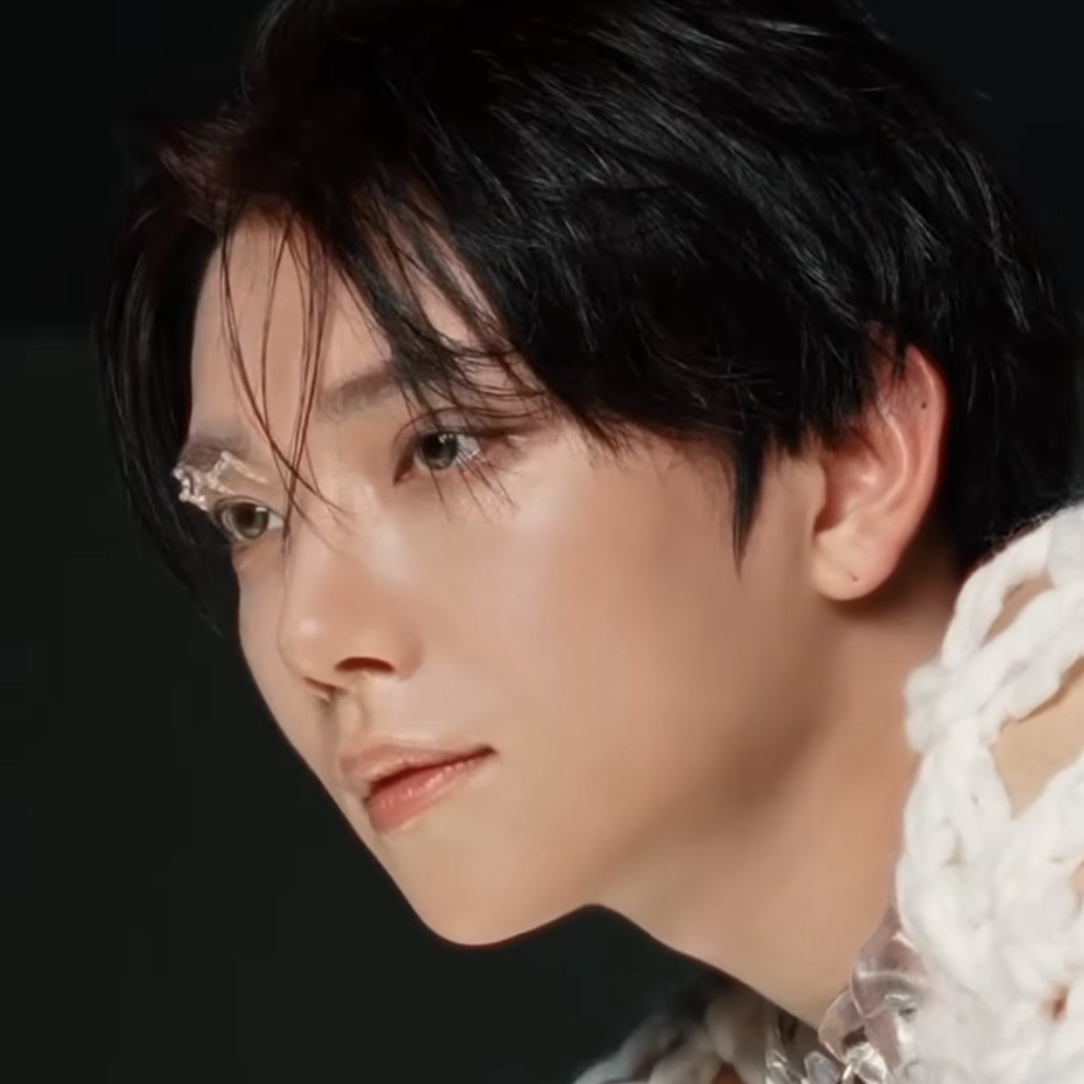 Latest photo of Joshua (SEVENTEEN)
