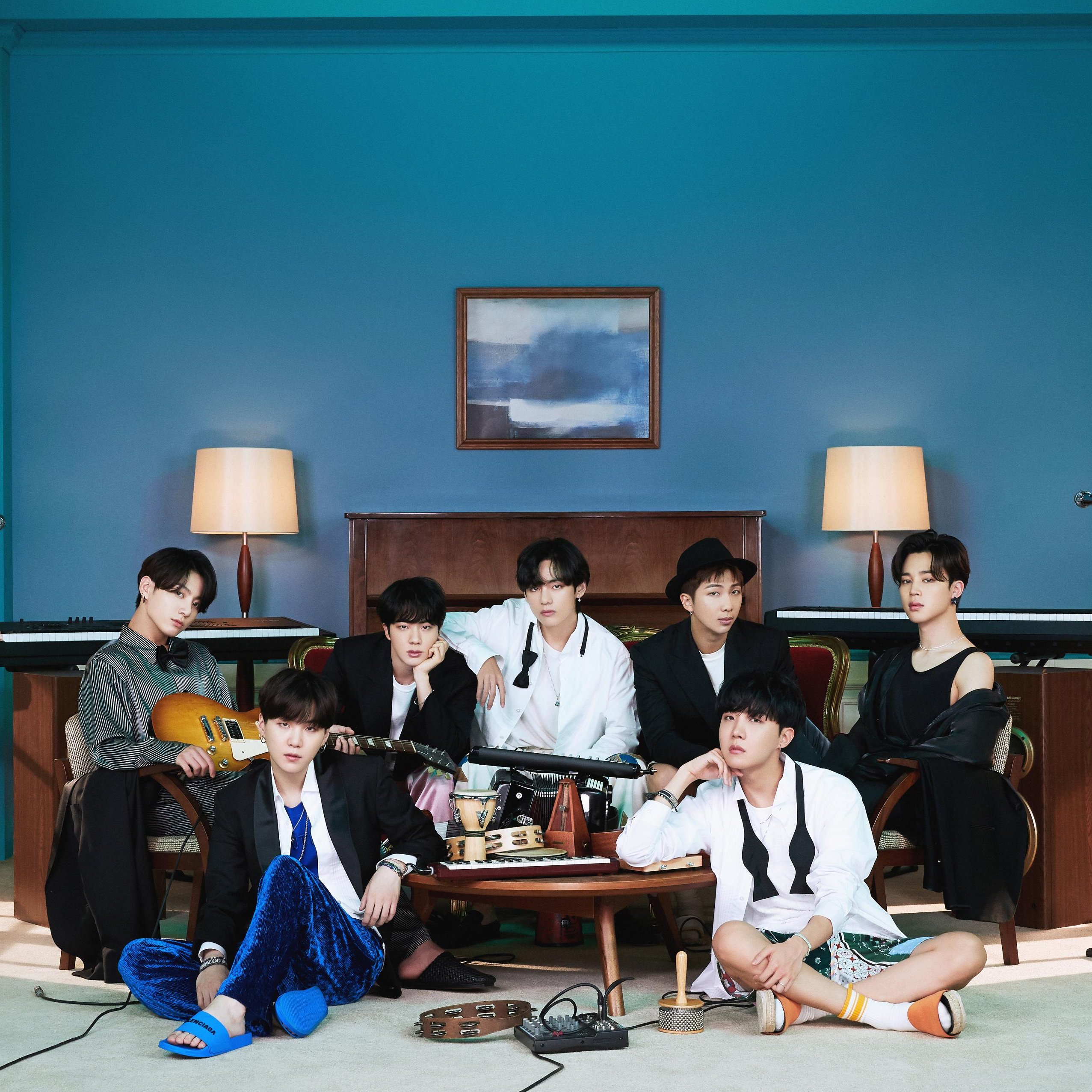 Behind-the-scenes cut of BTS