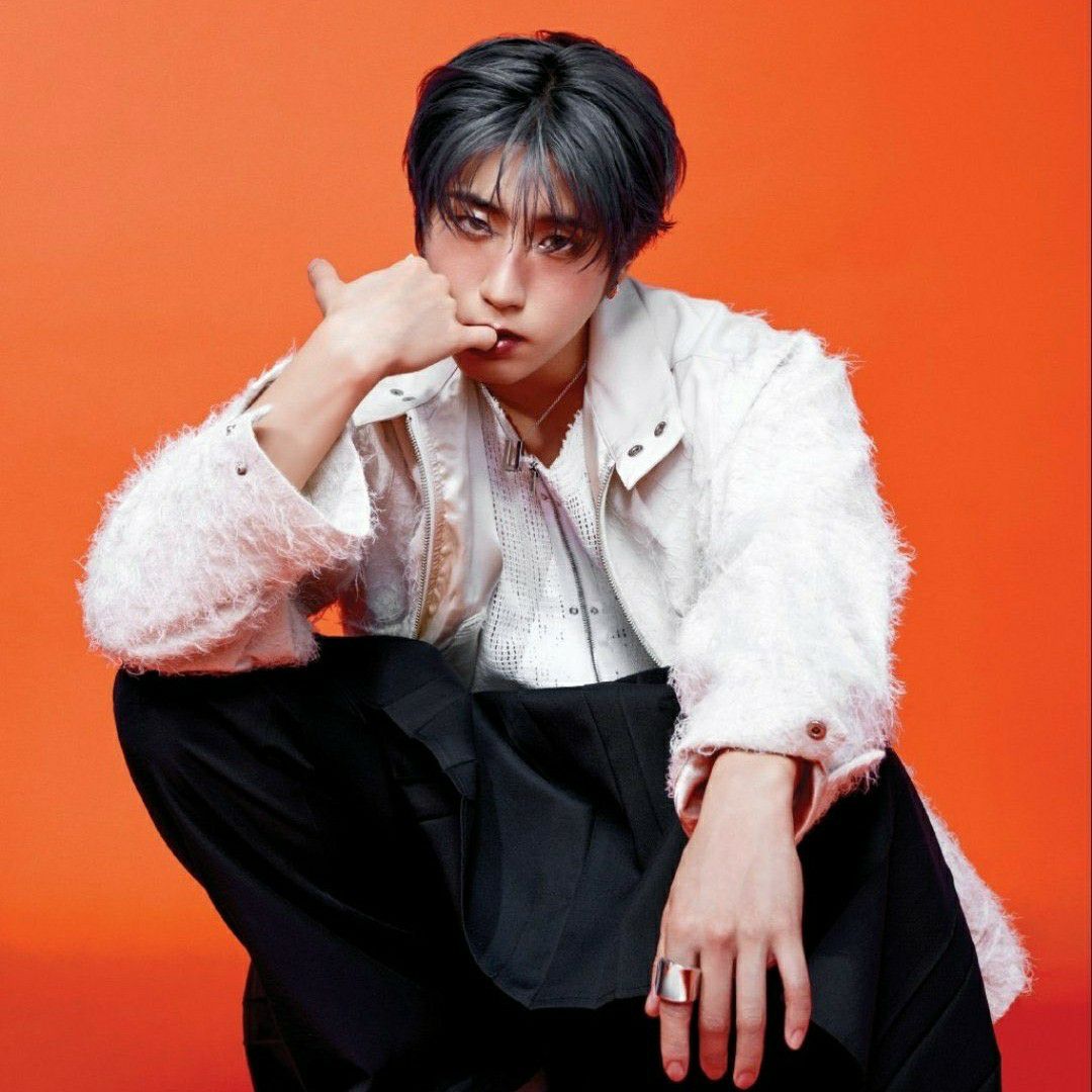 Latest photo of HAN (Stray Kids)