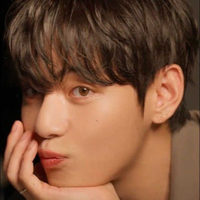 A moment captured by V (BTS)'s fan