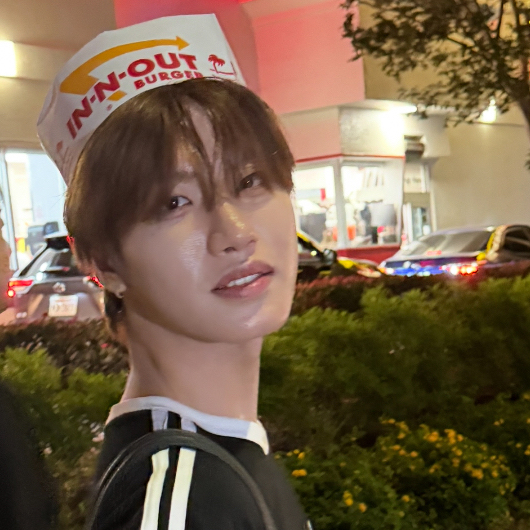 Foto aktivitas terbaru Huiwon (n.SSign)