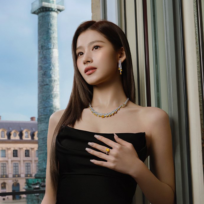 Foto aktivitas terbaru Sana (TWICE)