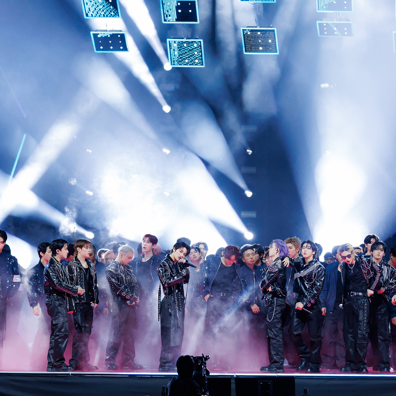 Stray Kids의 비하인드 컷