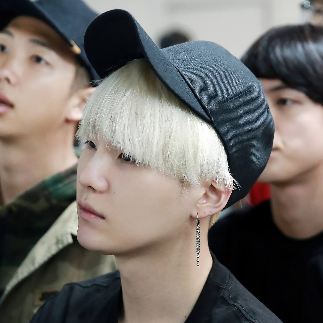 Foto aktivitas terbaru SUGA (BTS)
