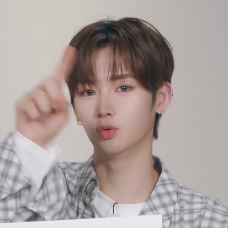 A moment captured by Zhou Anxin (ALPHA DRIVE ONE)'s fan