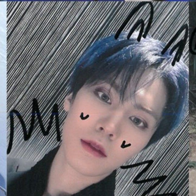 A moment captured by Rocky's fan