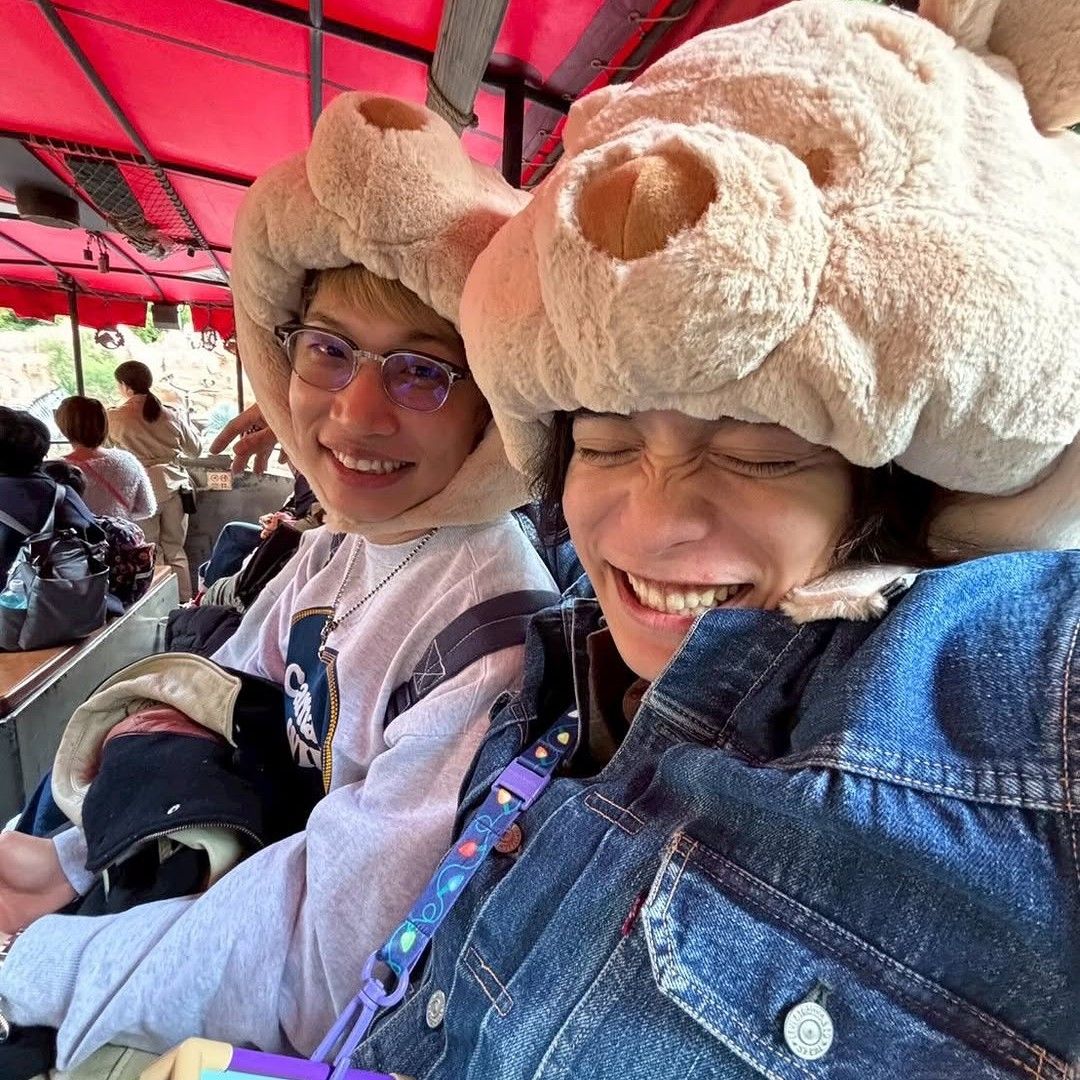 A moment captured by Yuuri's fan