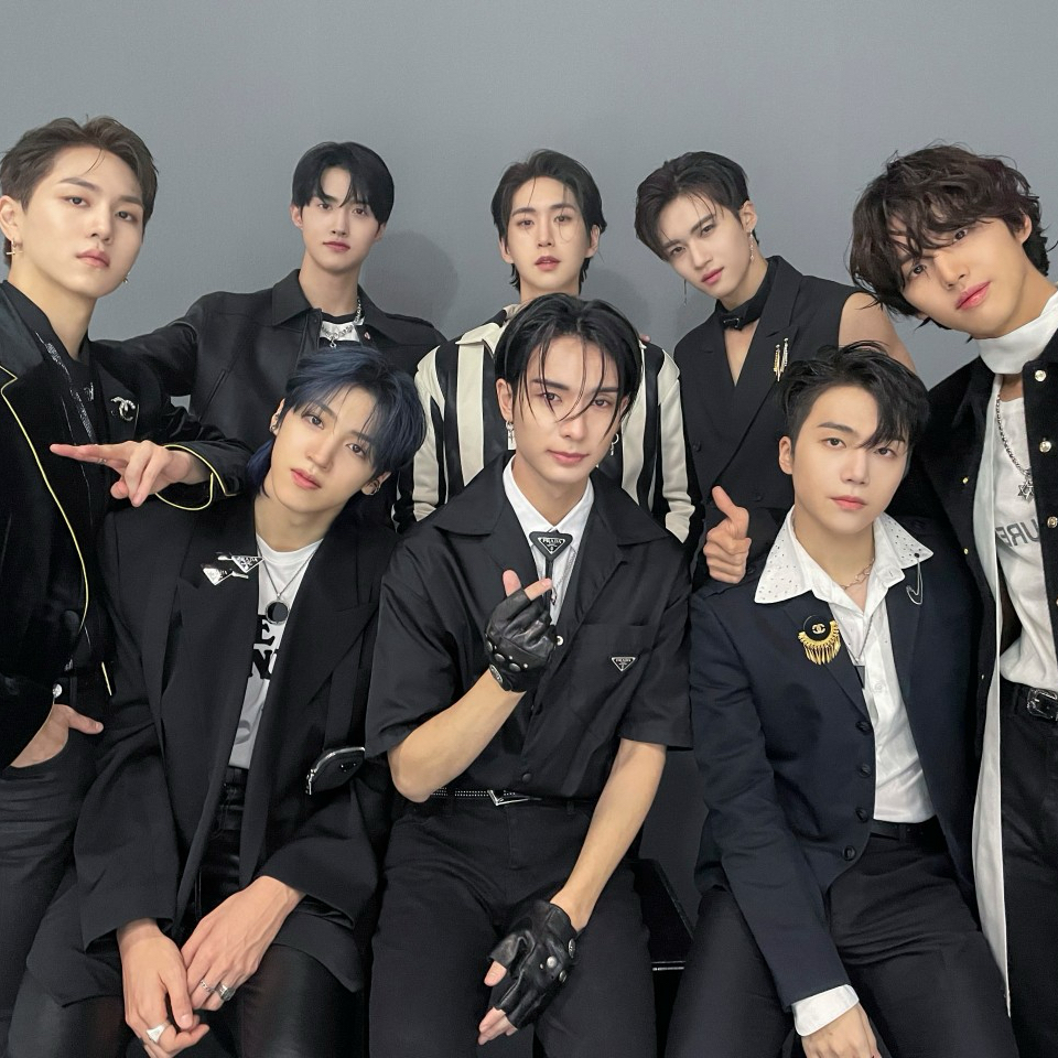 A moment captured by PENTAGON's fan