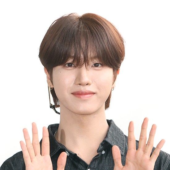 Behind-the-scenes cut of Huiwon (n.SSign)