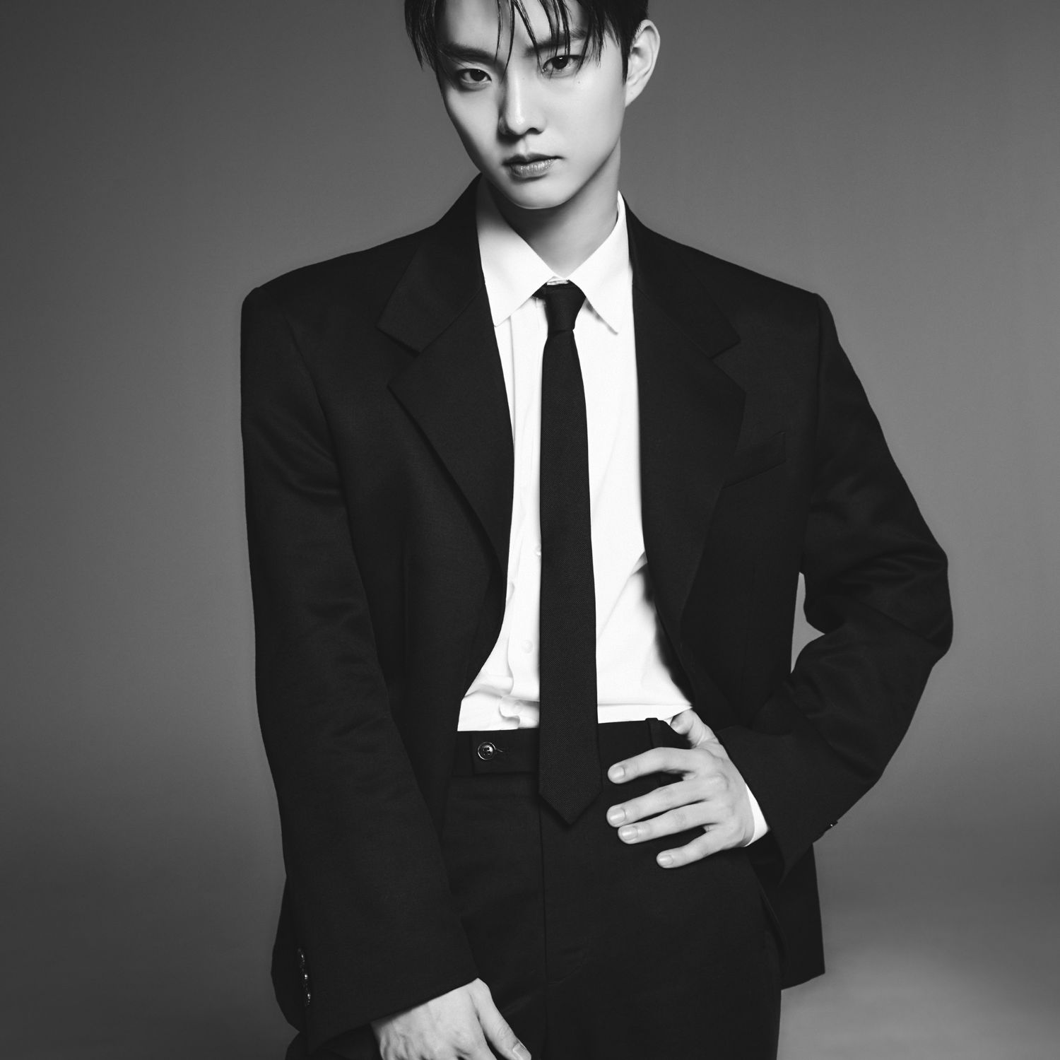 Behind-the-scenes cut of Q (THE BOYZ)