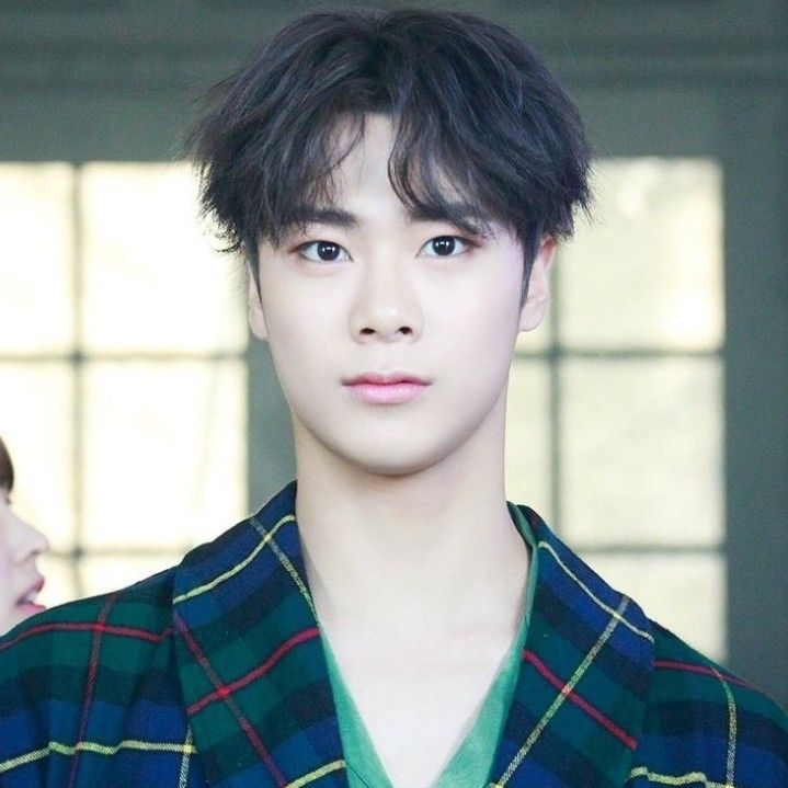 A moment captured by Moonbin (ASTRO)'s fan
