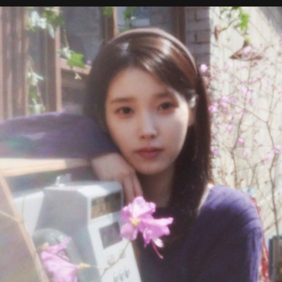 Recent activity shot of IU