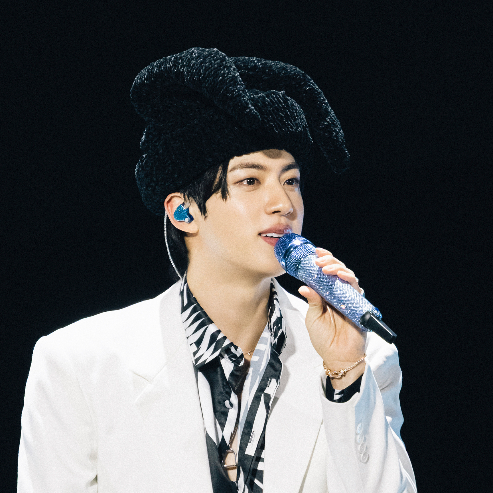 진 (방탄소년단)의 비하인드 컷