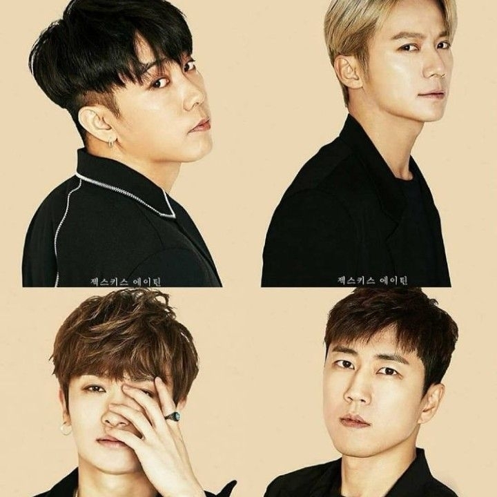 Latest photo of SECHSKIES