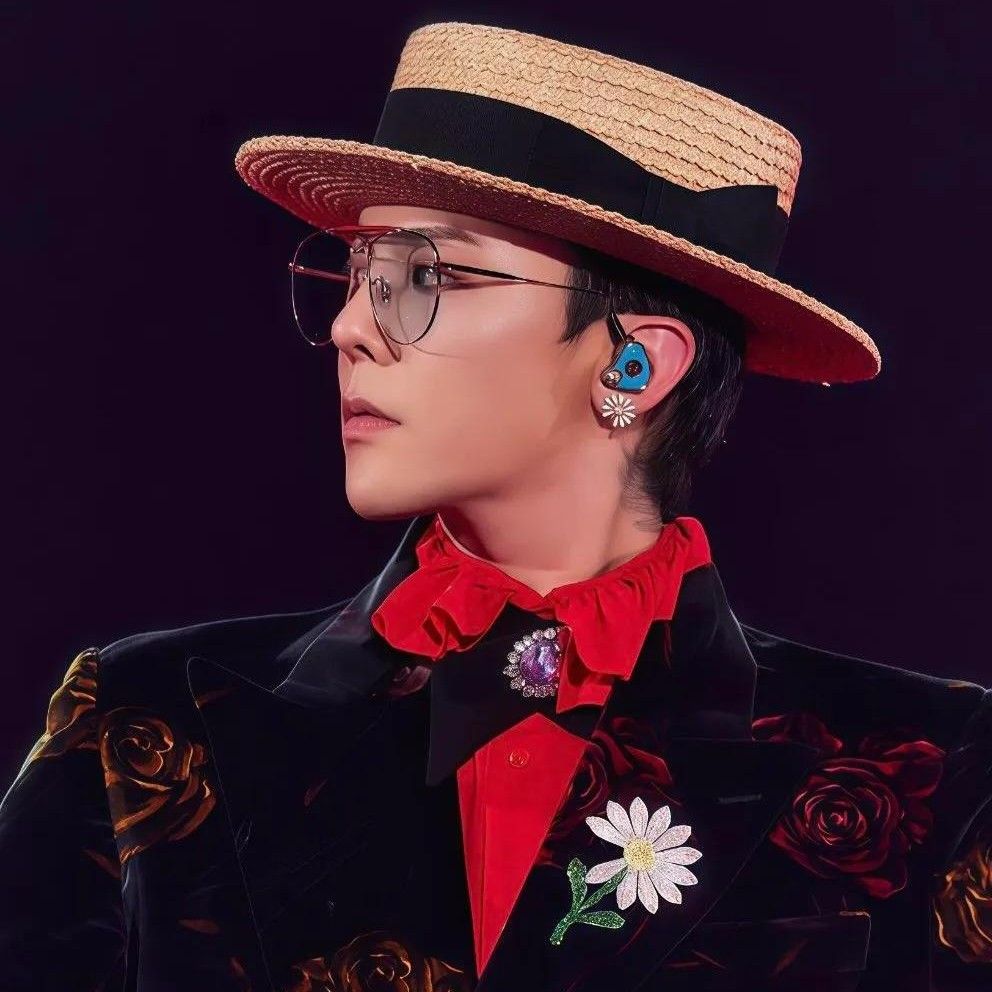 Latest photo of G-DRAGON (BIGBANG)