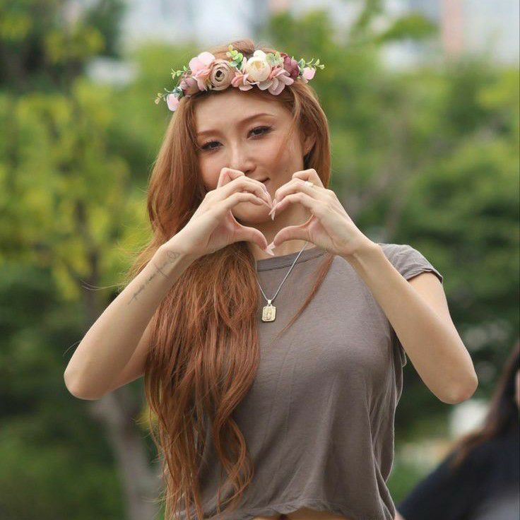Latest photo of Hwasa (MAMAMOO)